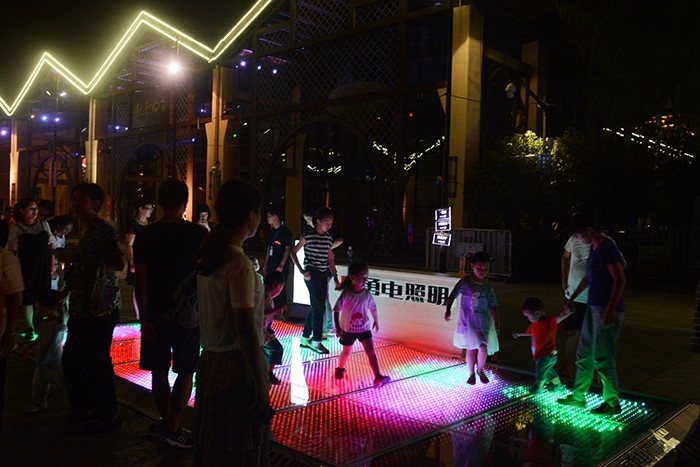 1539140152112919.jpg 互動(dòng)屏.jpg